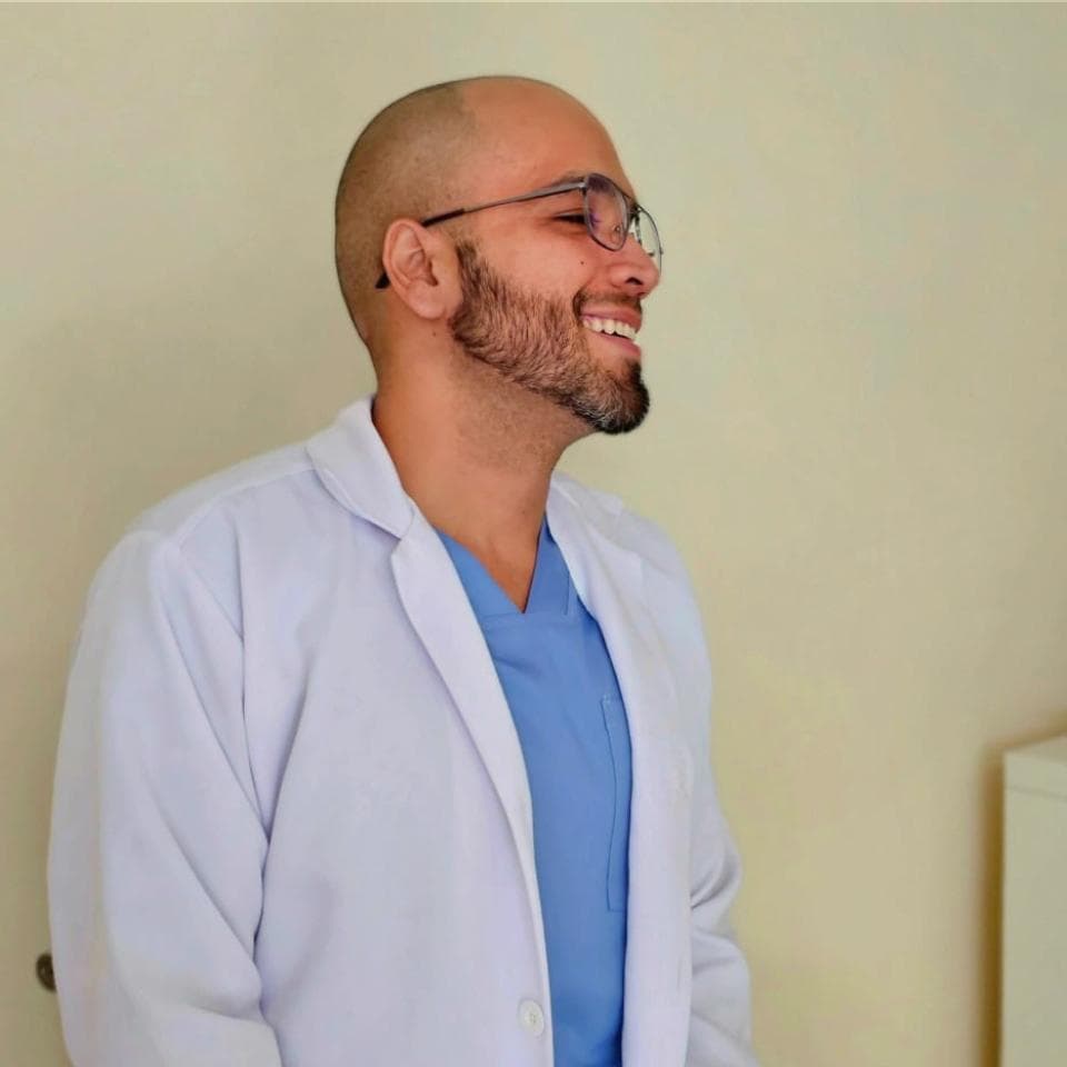 Dr. Gómez